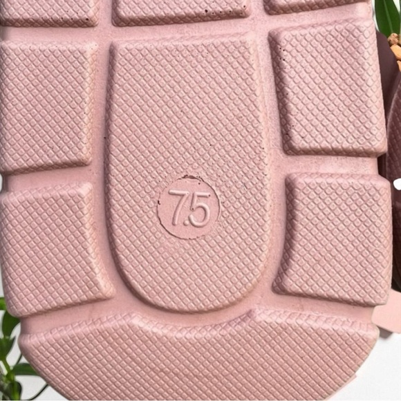 🌻NEW Blondo Blush Amber Waterproof Flip Flop Size 7.5 - Picture 10 of 11